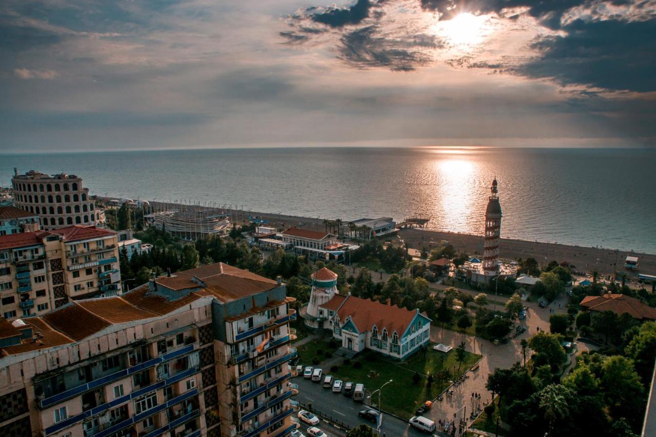 Orbi City - Aparthotel Near The Beach Batumi Exterior photo