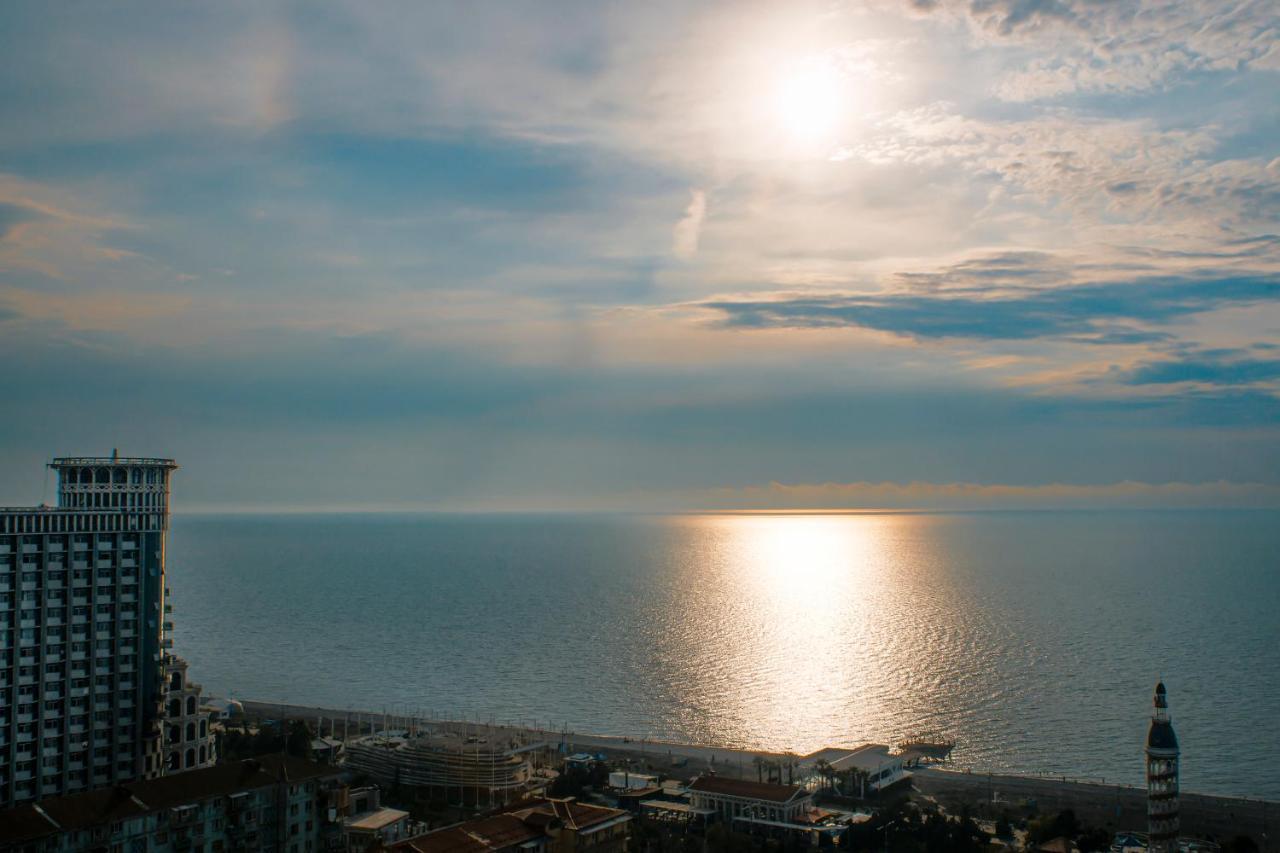 Orbi City - Aparthotel Near The Beach Batumi Exterior photo